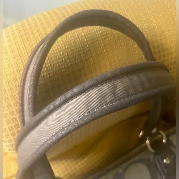 Coach Poppy Signature C Gray - GUC - Picture 6 of 11